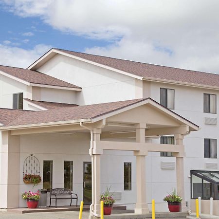 Super 8 By Wyndham Havre Hotel Exterior foto